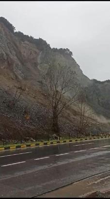 Zonguldak'ta hastane yolu çöktü (3)