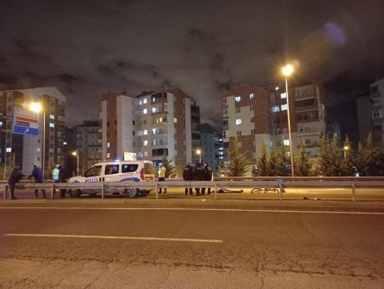 Kayseri'de, otomobilin çarptığı bisikletli öldü