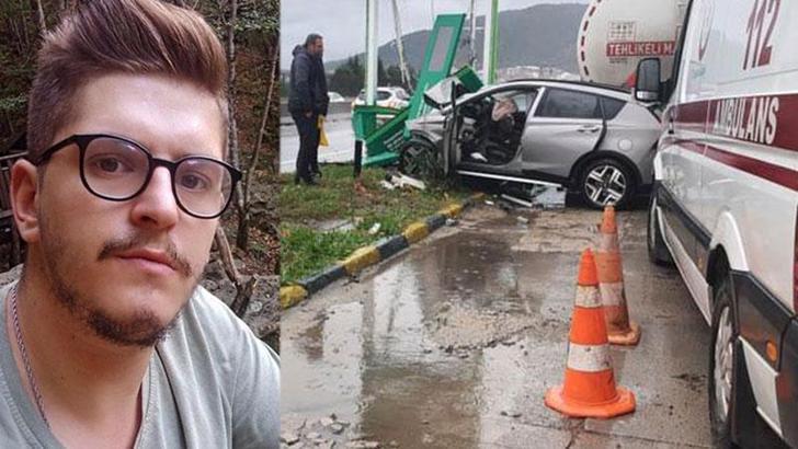 Akaryakıt istasyonunun tabelasına çarpan otomobilin sürücüsü öldü