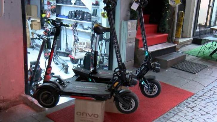 Otomobilleri geçen 'Bireysel' skuterler sınır tanımıyor