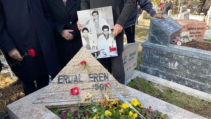 Erdal Eren, kabri başında anıldı