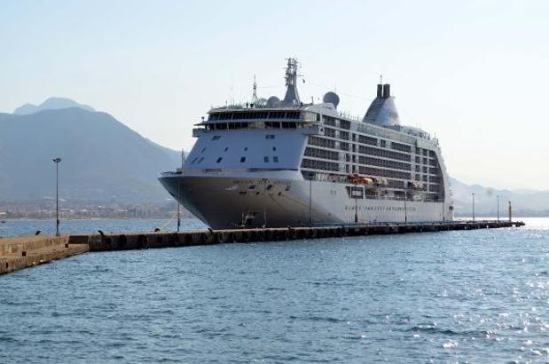 Antalya'ya 11 ayda 42 kruvaziyerle, 52 bin 944 turist geldi
