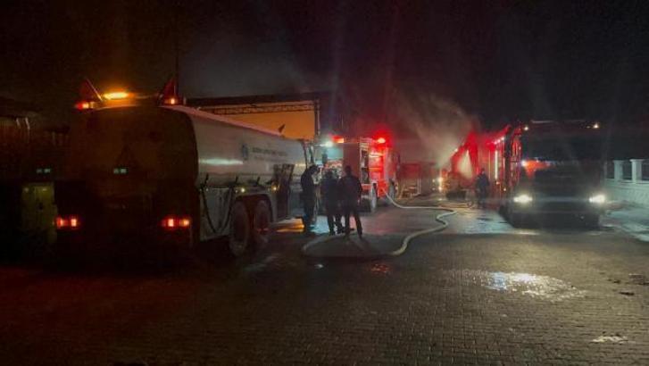 Eskişehir'de geri dönüşüm tesisinde çıkan yangın korkuttu