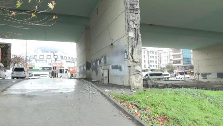 Esenyurt'ta beton parçaları düşen köprü tehlike saçıyor