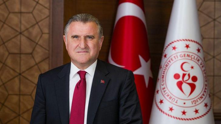 Bakan Bak'tan Eczacıbaşı Dynavit ve VakıfBank'a tebrik