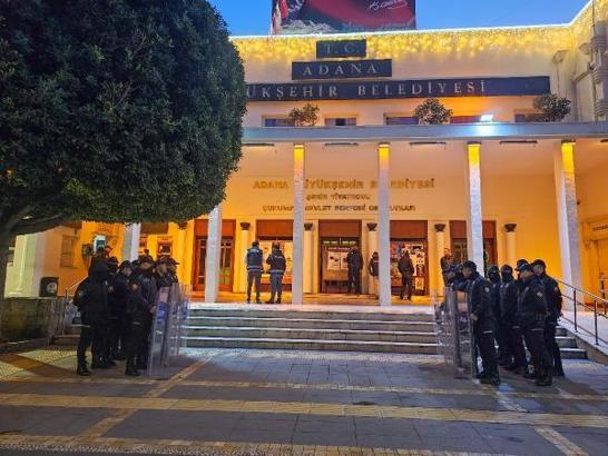 Adana Büyükşehir Belediyesi'nden 2 yıldır aynı firmalar reklam ihalesi almış