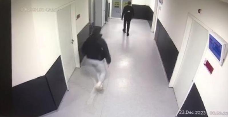 Prof.Dr. Cemil Taşcıoğlu Şehir Hastanesi'nde doktora yumruklu saldırı kamerada