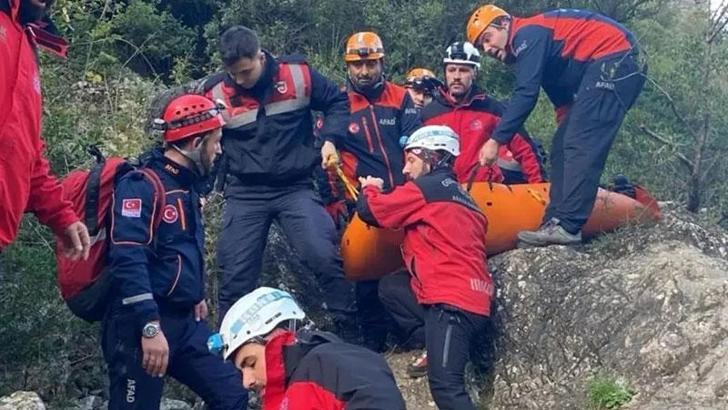 Ballıkayalar Kanyonu’nda mahsur kalan kişi 2 saatlik çalışma ile kurtarıldı
