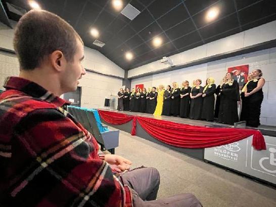 'Otizm Anneler Korosu' kuruldu, hüzünlü şarkı söylemek yasak