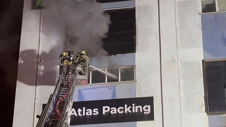 Beylikdüzü'nde boya atölyesinde korkutan yangın