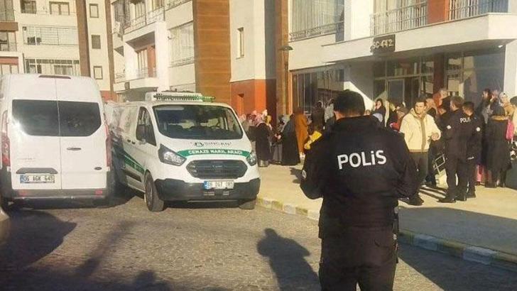 Bekçi, tabancayla eşini öldürüp intihar etti