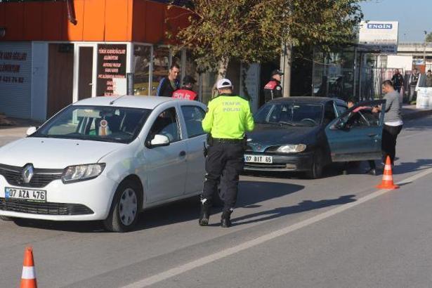Antalya Emniyet Müdürü şok baskınları yerinde izledi