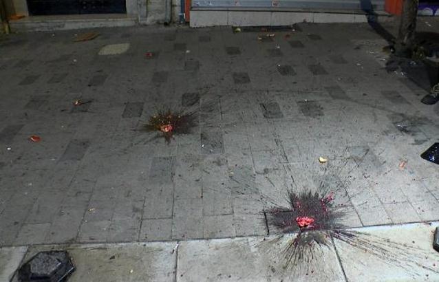 Şişli'de yılbaşında bardak kırma ve nar kırma geleneği devam etti