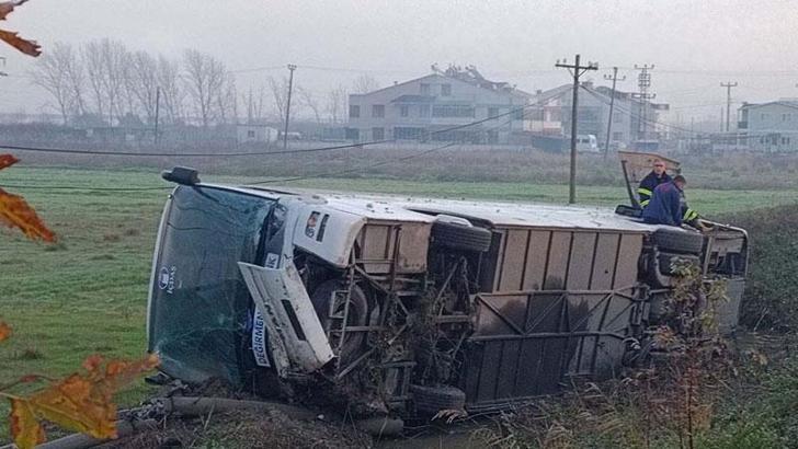 Çanakkale’de servis otobüsü devrildi: 5 yaralı