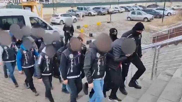 Uyuşturucu partisine polis baskını; 8 gözaltı