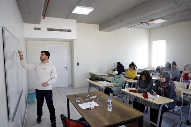 Akdeniz Belediyesi etüt merkezi, üniversite kazandırıyor