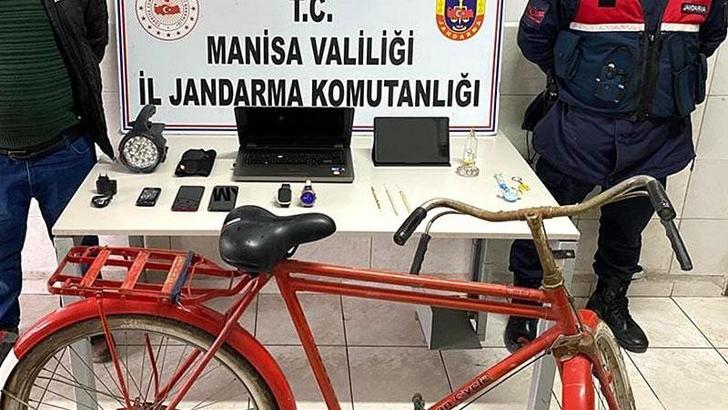 Manisa'da, 2 evden hırsızlık yapan cezaevi firarisi yakalandı