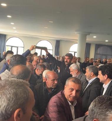 Diyarbakır’da husumetli iki aile törenle barıştı