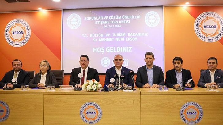 Bakan Ersoy: 100 milyar dolarlık turizm geliri hedefine emin adımlarla yürüyoruz
