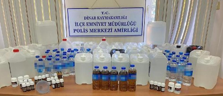 Dinar'da kaçak içki baskını