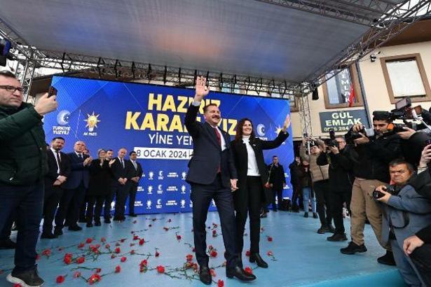 Balıkesir'de tekrar aday gösterilen Yücel Yılmaz'a coşkulu karşılama