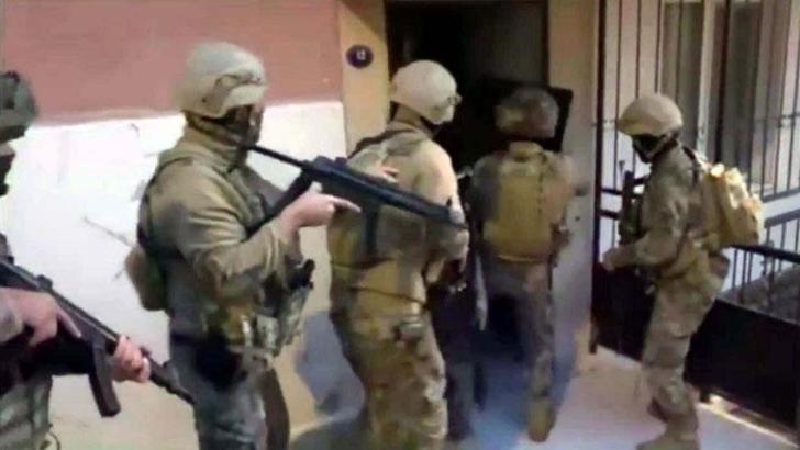 İzmir'de FETÖ/PDY operasyonu; 5 gözaltı
