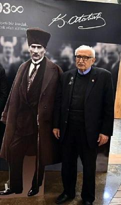 Atatürk'e fotoğrafları koleksiyonuyla tanınan Hanri Benazus 94 yaşında öldü