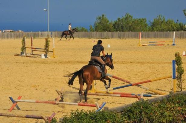 Atlı Spor Tesisleri'ne yoğun ilgi