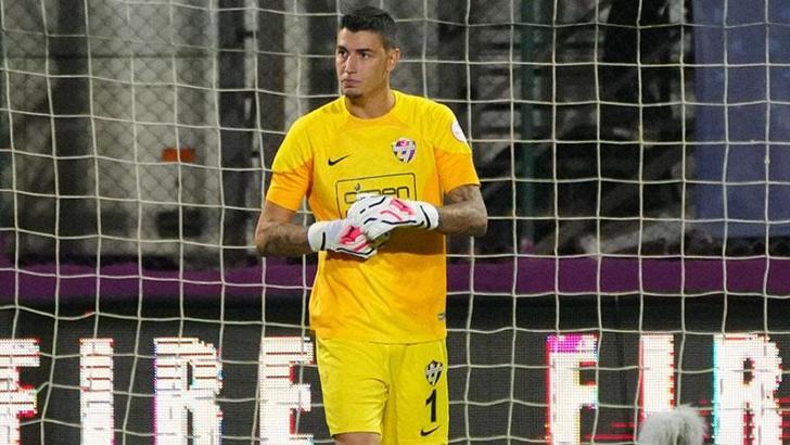 Berke Özer, kariyerinin 100'üncü maçına çıkıyor