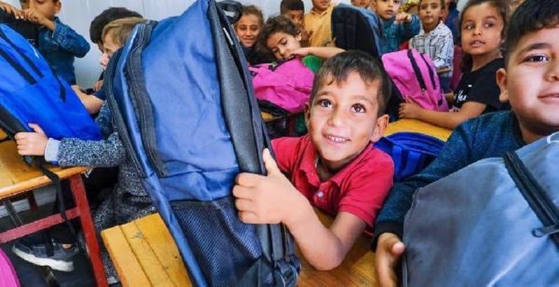 Erzurumlu iş insanından depremzede öğrencilere yardım