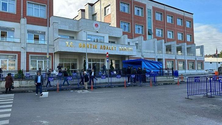 15 yaşındaki lise öğrencisiyle ilişkiye 3 yıl hapis