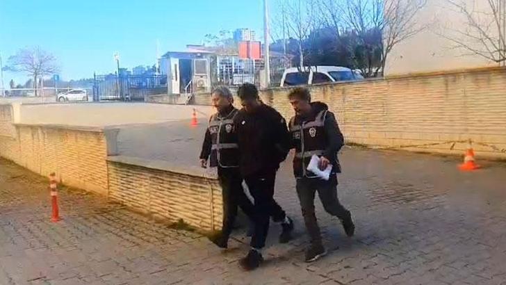 ATM'den para çeken 5 kişiyi yardım etme bahanesiyle dolandırdı