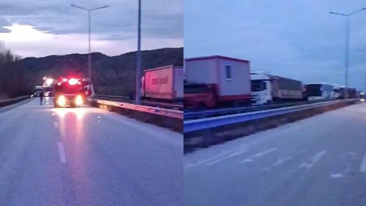 Devrilen akaryakıt tankerinin sürücüsü yaralandı