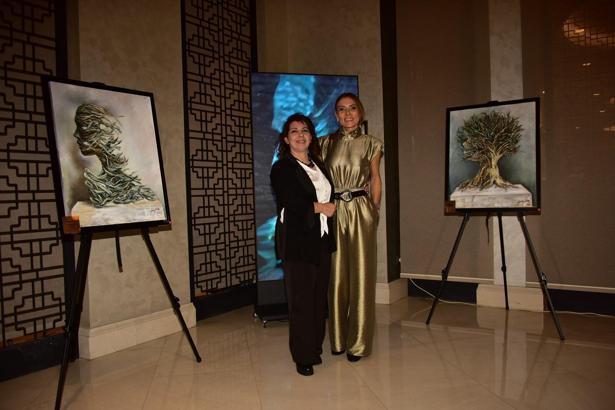 Doğaya Dönüş sergisinde kurumuş yaprak ve ağaçlar tuvale yansıdı