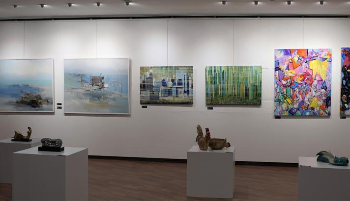 ‘Geçmişten Geleceğe Uluslararası Seçmeler’ sergisi sanatseverlerle buluştu