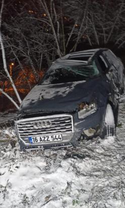 30 metrelik uçurumdan yuvarlanan otomobilin sürücüsü öldü