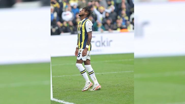 Fred’in sağ bacak uyluk ön bölgesinde tendonda yırtık tespit edildi