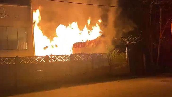 Prefabrik evde çıkan yangında öldü