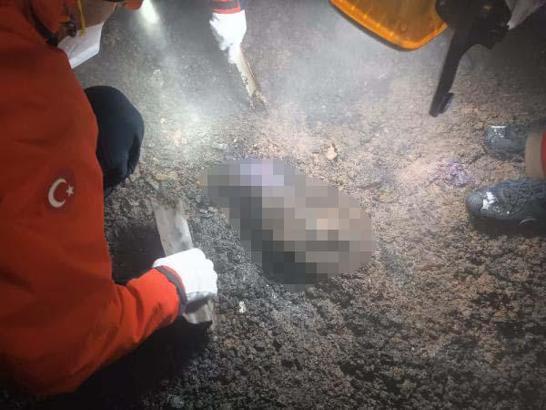 Van'daki ev yangınında 6 aylık Şerzan bebek, beşiğinde yanarak can verdi