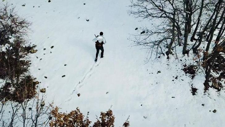 Kaçak avcı dron ile tespit edilip, yakalandı