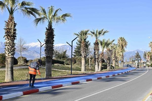 Bisiklet yolu boyandı