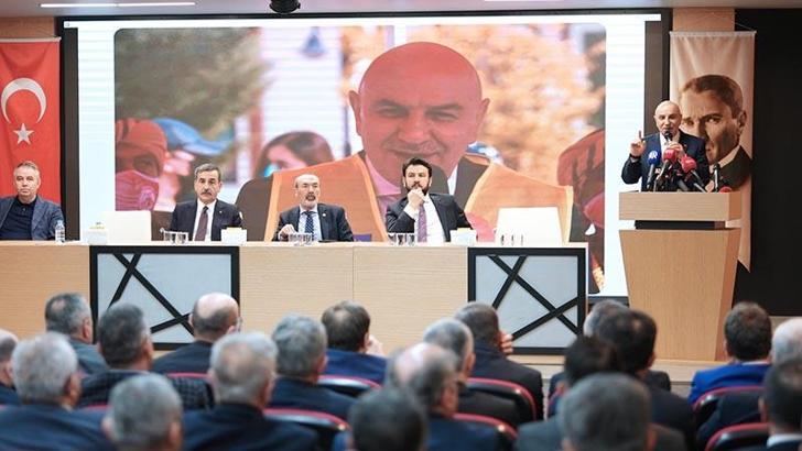 Turgut Altınok, çakarlı araba kullandığı iddialarını yalanladı