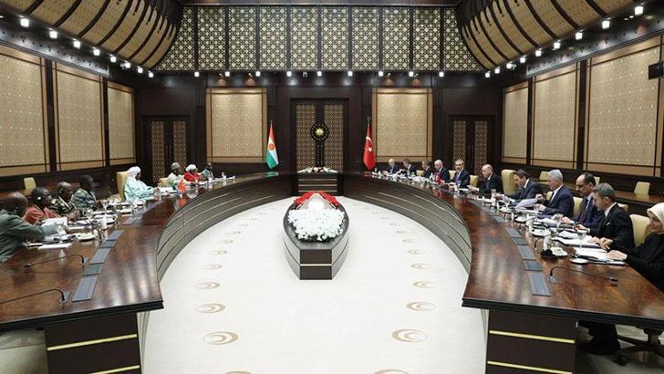 Erdoğan, Nijer Başbakanı ve Ekonomi-Finans Bakanı Zeine ile heyetler arası görüşme gerçekleştirdi