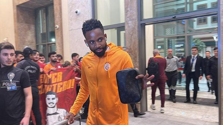 Cedric Bakambu resmen Real Betis'te