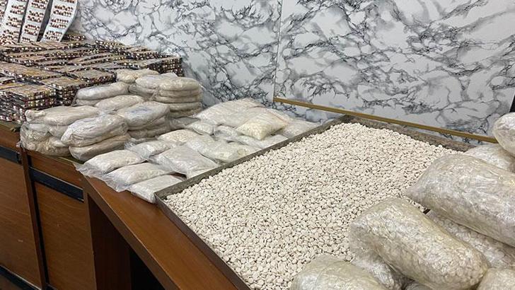 Narkogüç 46 operasyonunda yakalanan uyuşturucular sergilendi