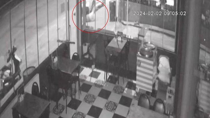 Oturduğu dairenin balkonundan düşüp öldü