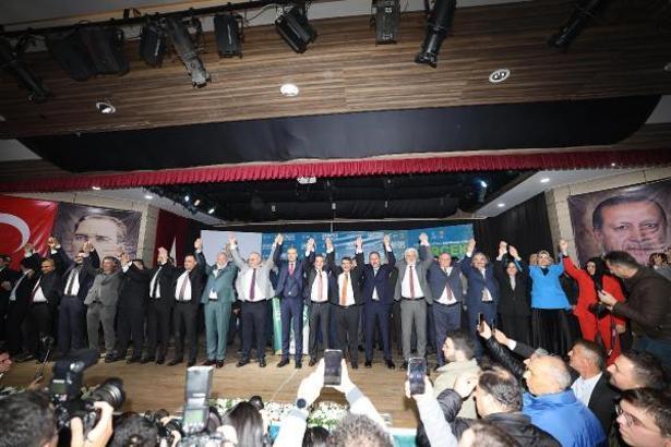 AK Parti'li Kandemir: Manisa 31 Mart'ta gerekeni yapacaktır