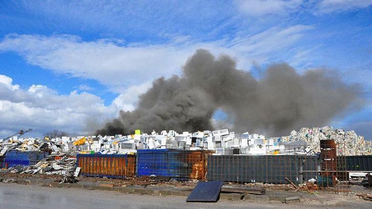 Manisa'da yangınlara neden olan geri dönüşüm tesisleri kapatıldı