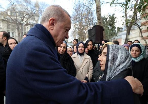 Cumhurbaşkanı Erdoğan, Yazar Alev Alatlı'nın cenaze törenine katıldı
