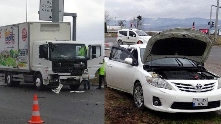 Kamyonet, kırmızı ışıkta bekleyen otomobile çarptı; 1 ölü, 2 yaralı